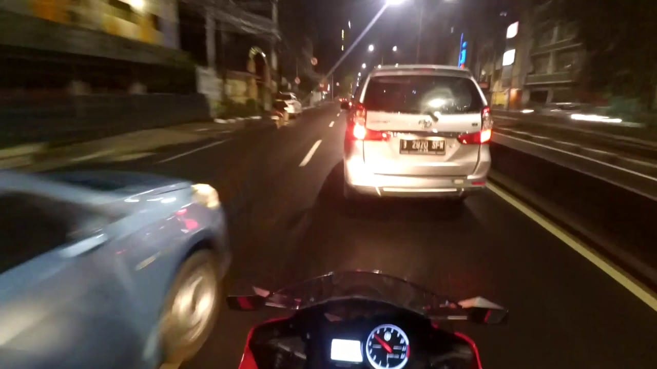 riding santai r15 v2 – riding malem jalan licin | banjir ibu kota