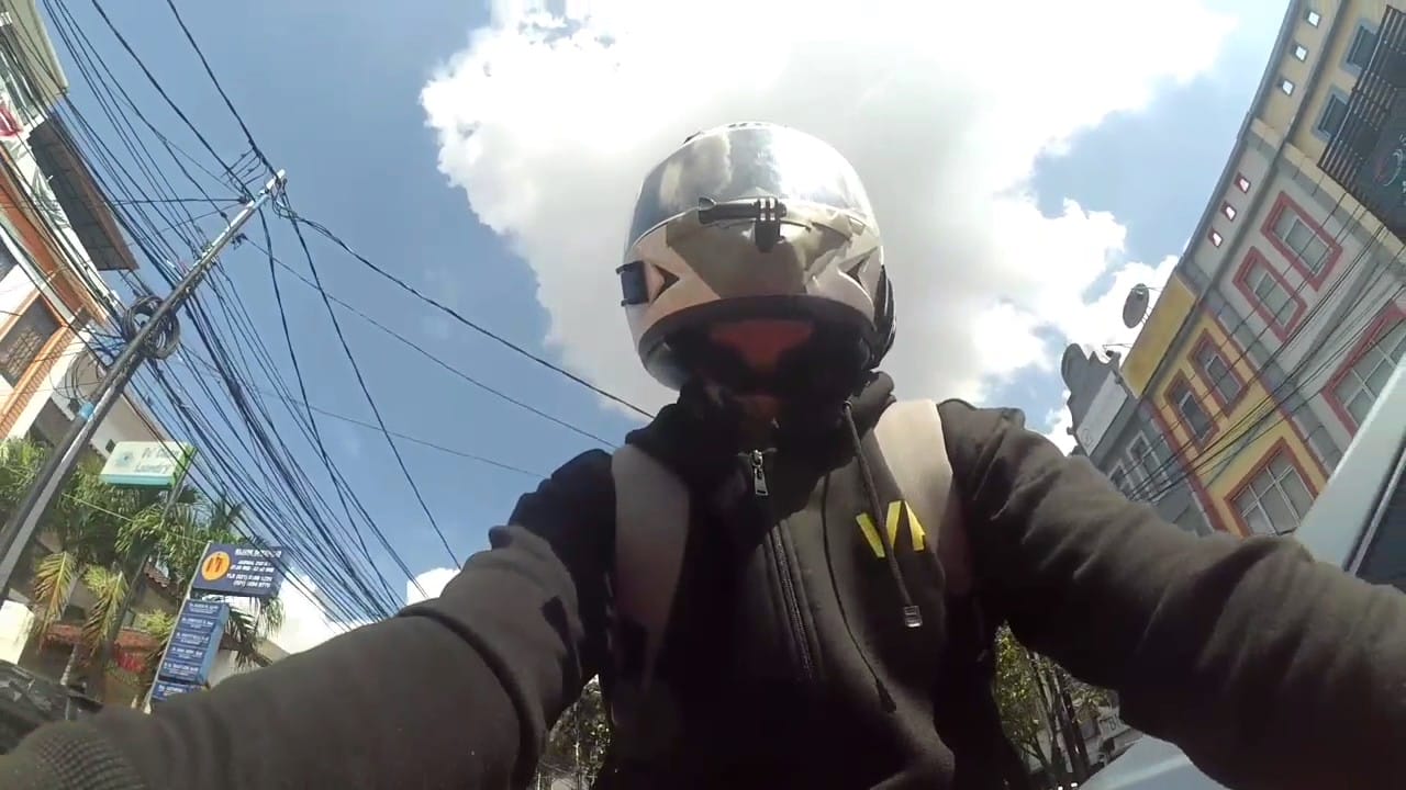 riding santai r15 v2 – berangkat kerja dan fyi: modifikasi r15 v2 ini hanya ganti knalpot sakura aja