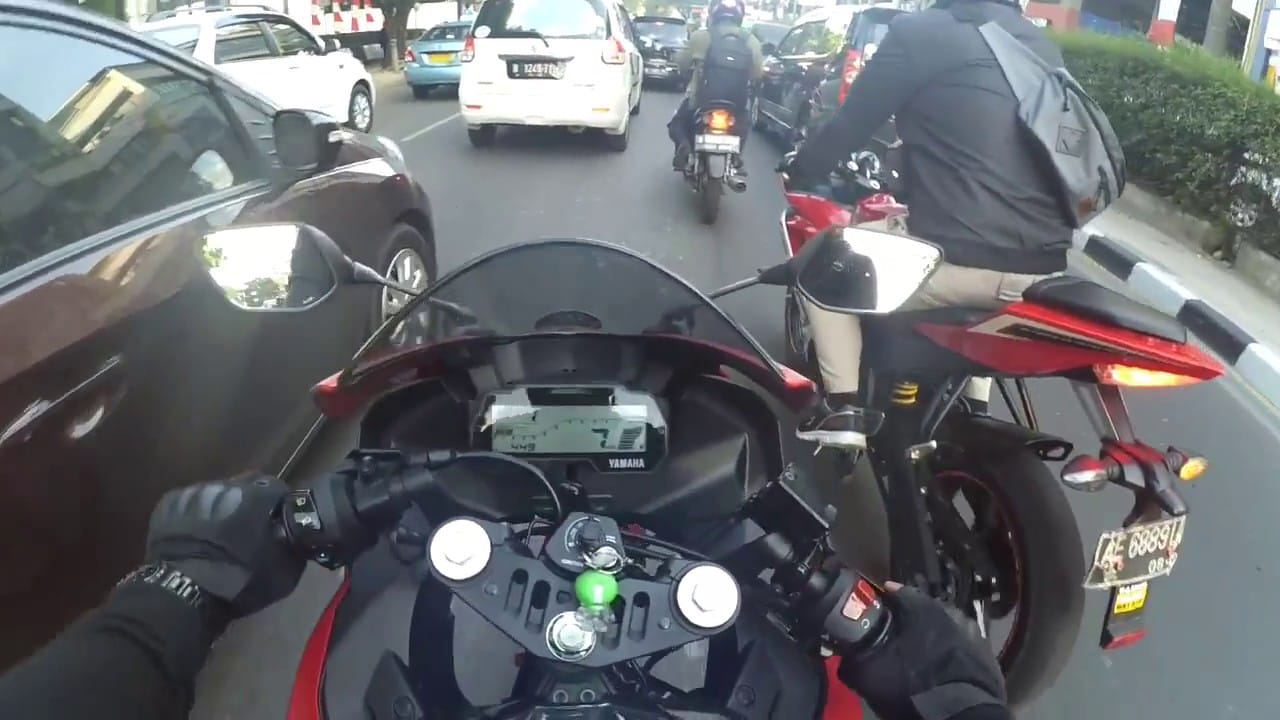 test ride r15 v3 – lebih intens dengan all new r15 v3 2017 •rasanya naik motor yang super nunduk•